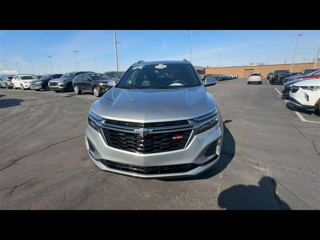 Certified 2023 Chevrolet Equinox RS image 3