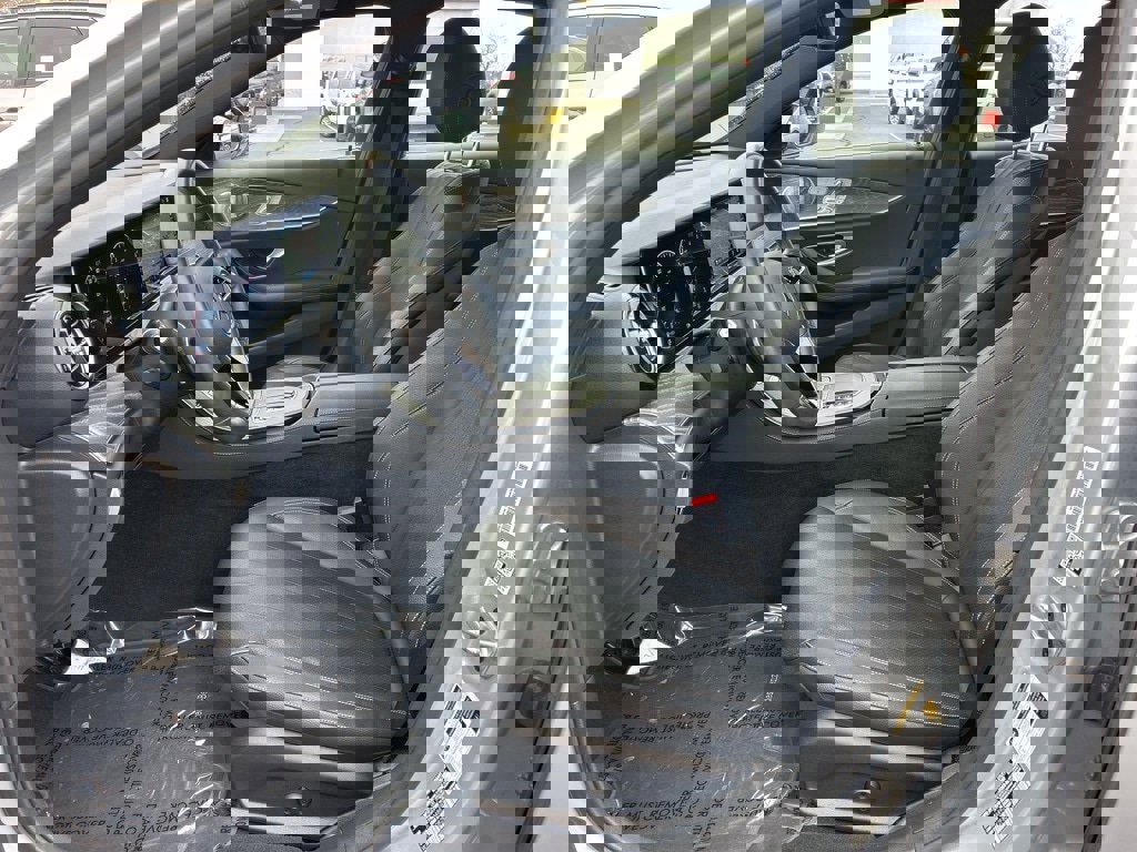 Used 2021 Mercedes-Benz E 350 Sedan image 2