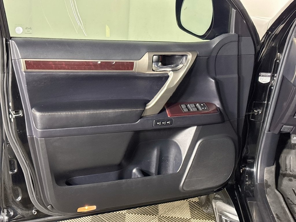 Used 2018 Lexus GX 460 Premium w/ Premium Package AWD/4WD image 9