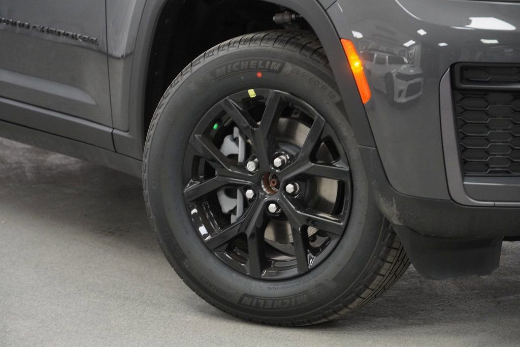 New 2026 Jeep Grand Cherokee Altitude video 4