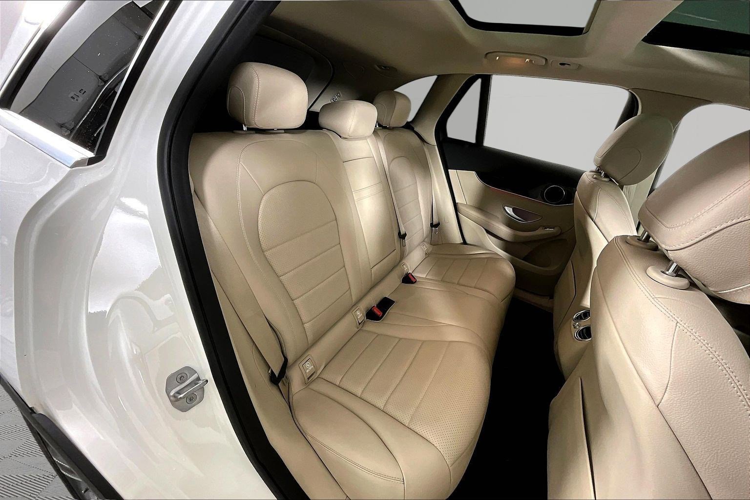 Used 2021 Mercedes-Benz GLC 300 4MATIC image 25