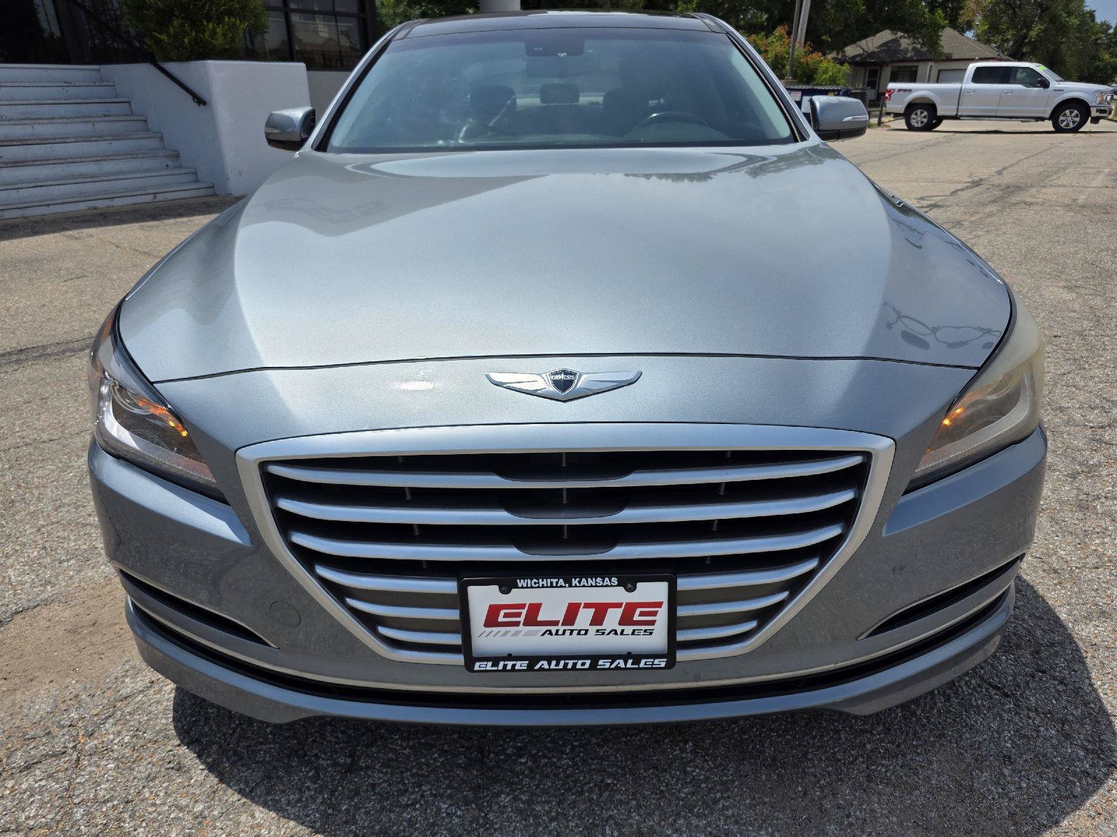Used 2015 Hyundai Genesis 3.8 w/ Option Group 02 RWD image 2