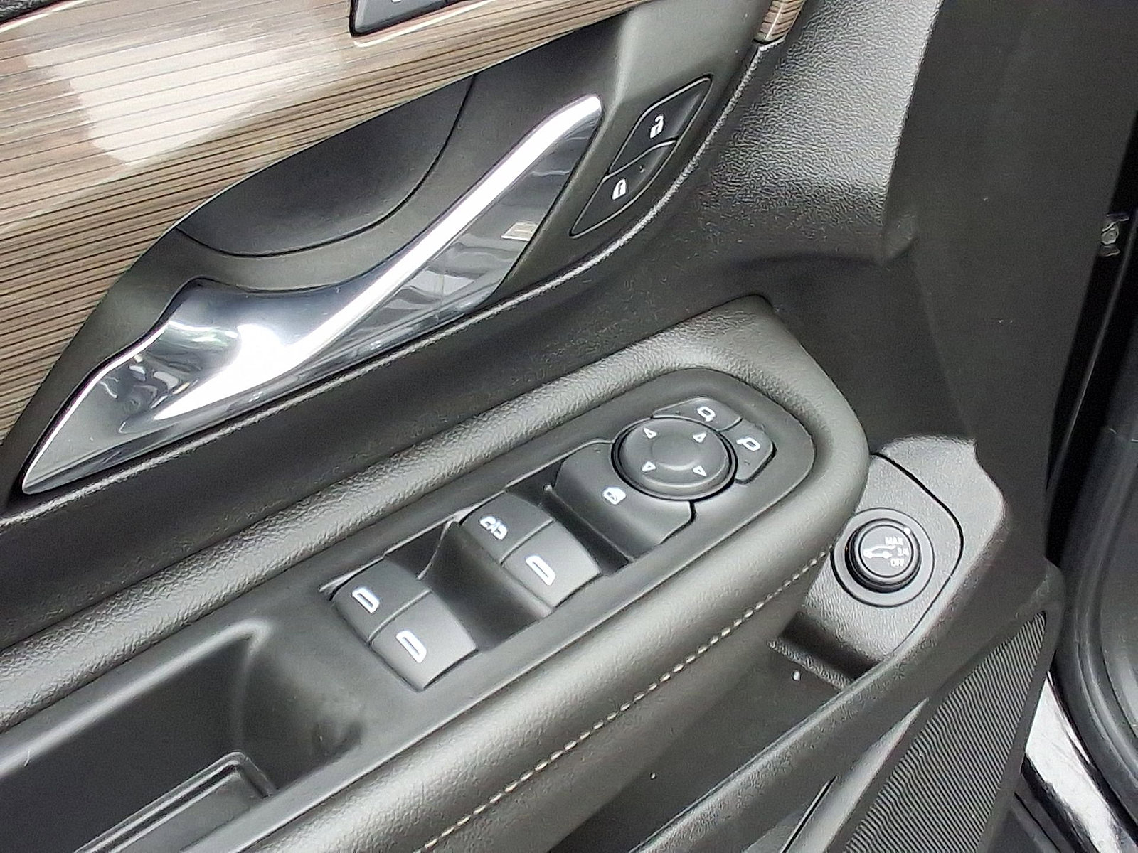 Used 2023 GMC Terrain Denali image 31