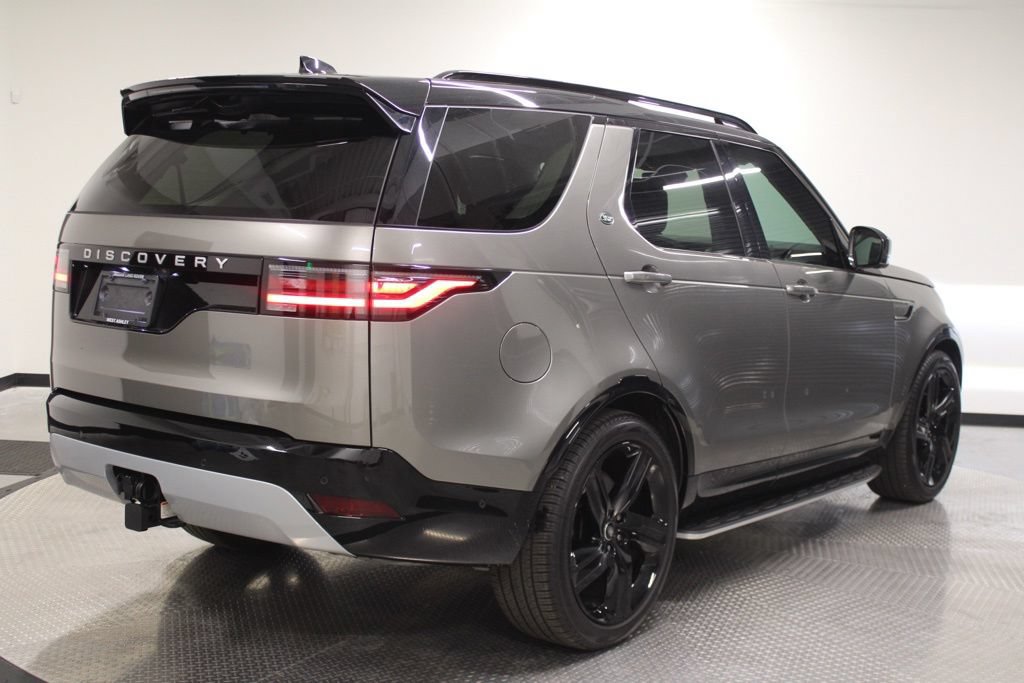 Used 2025 Land Rover Discovery Metropolitan Edition AWD/4WD image 7