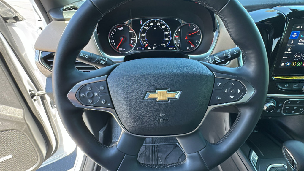 Used 2023 Chevrolet Traverse Premier image 18