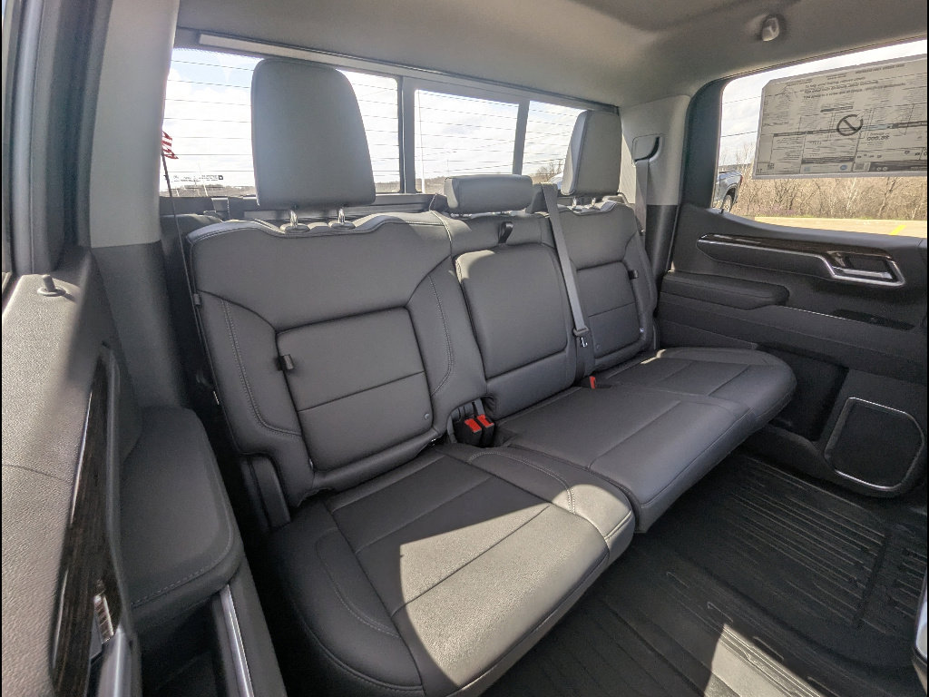 New 2026 GMC Sierra 1500 Elevation image 17