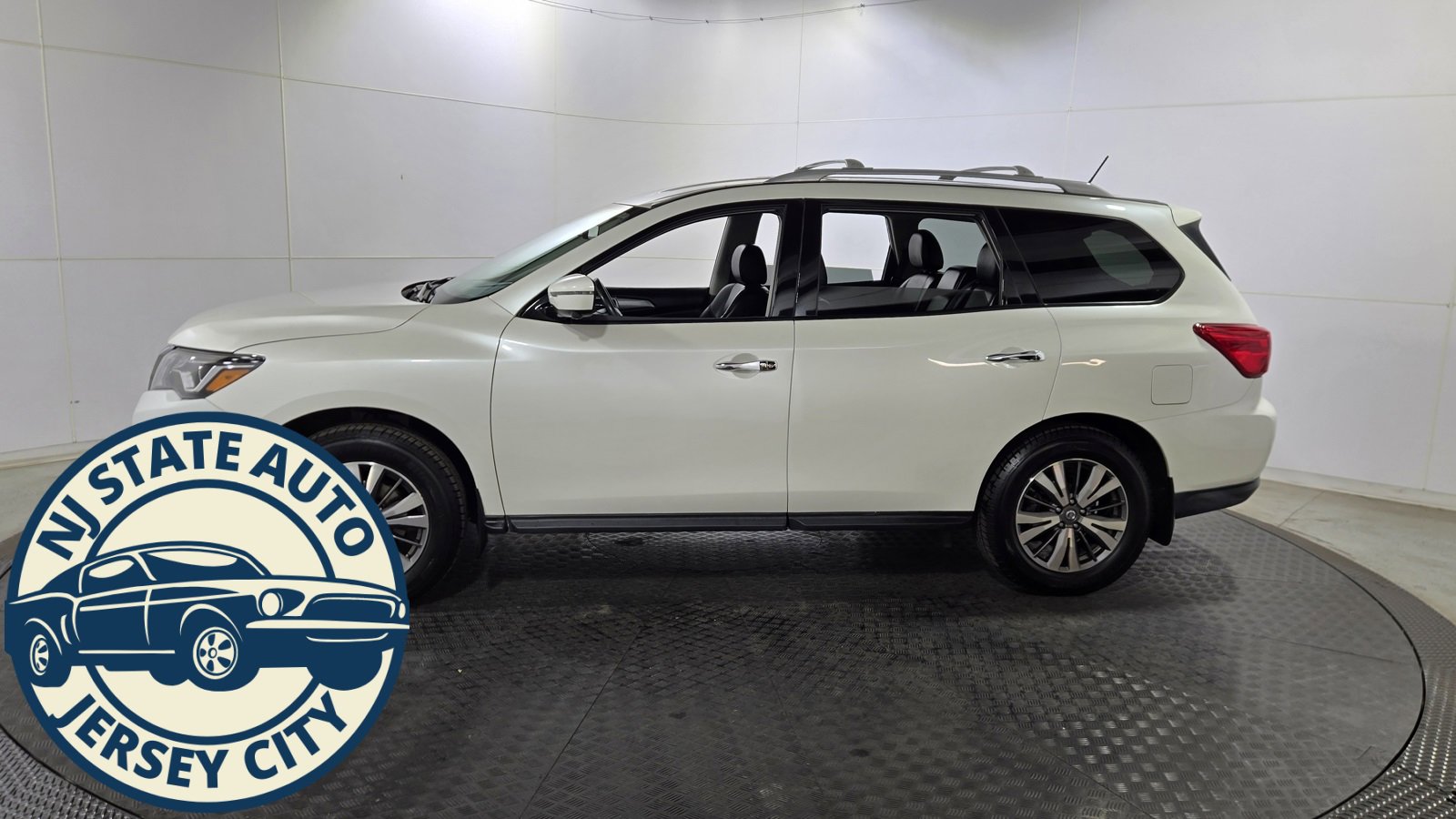 Used 2018 Nissan Pathfinder SL image 4