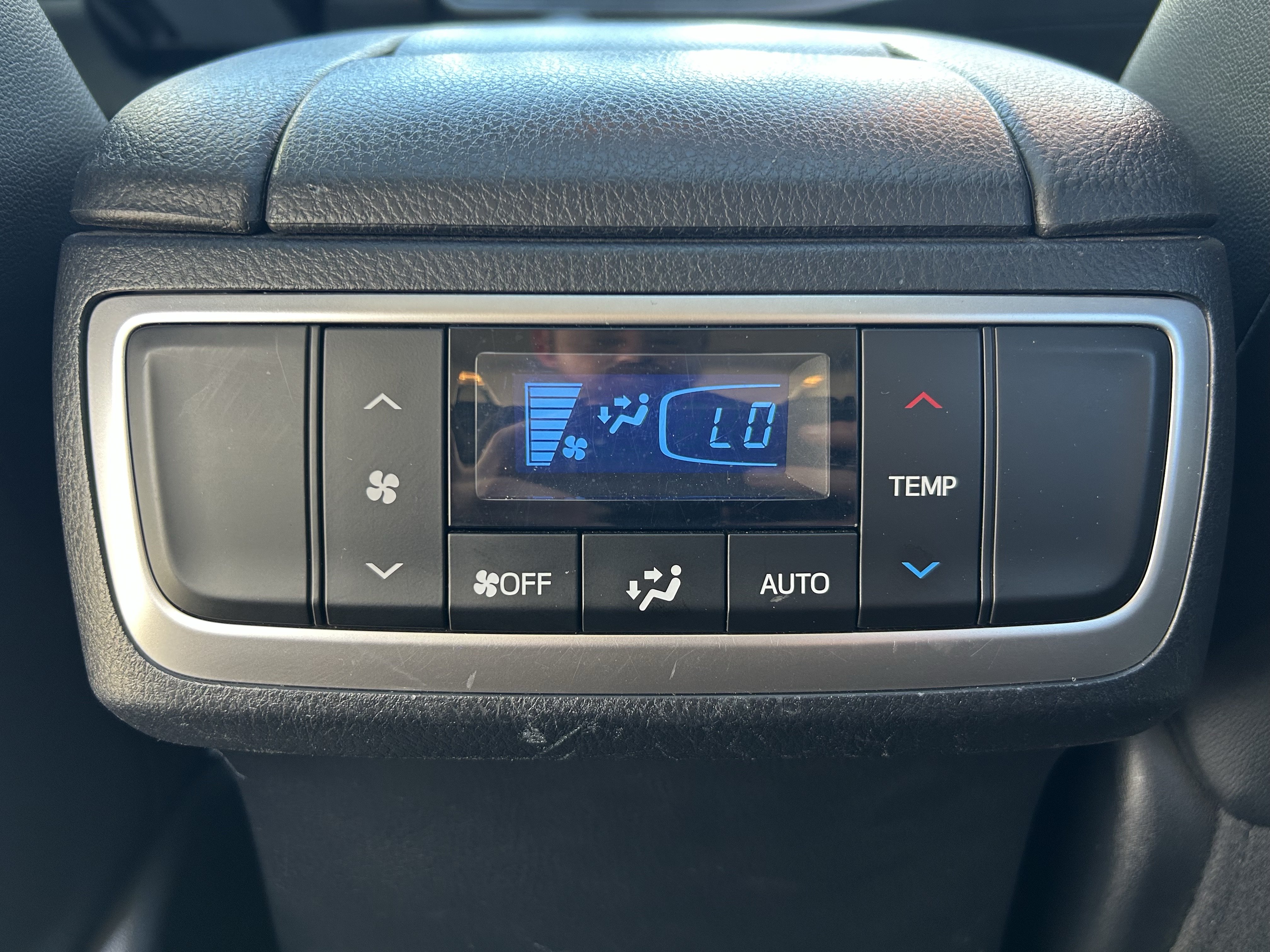 Used 2019 Toyota Highlander SE AWD/4WD image 20
