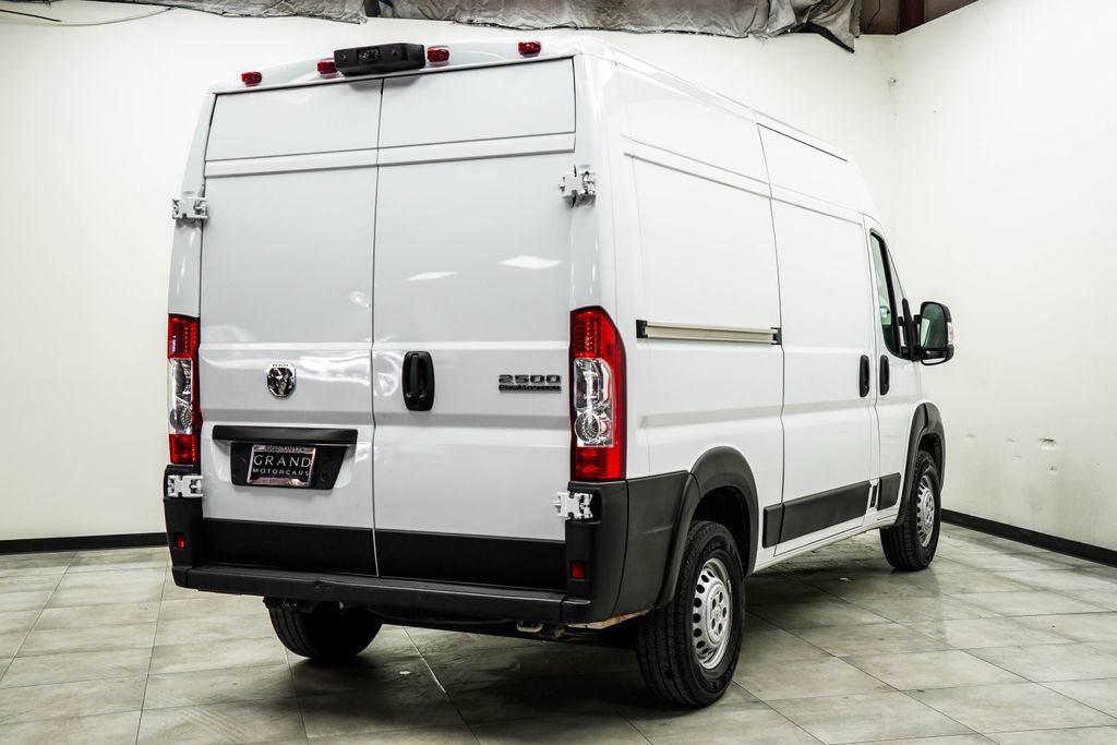 Used 2024 RAM ProMaster 2500 w/ Convenience Group FWD image 12