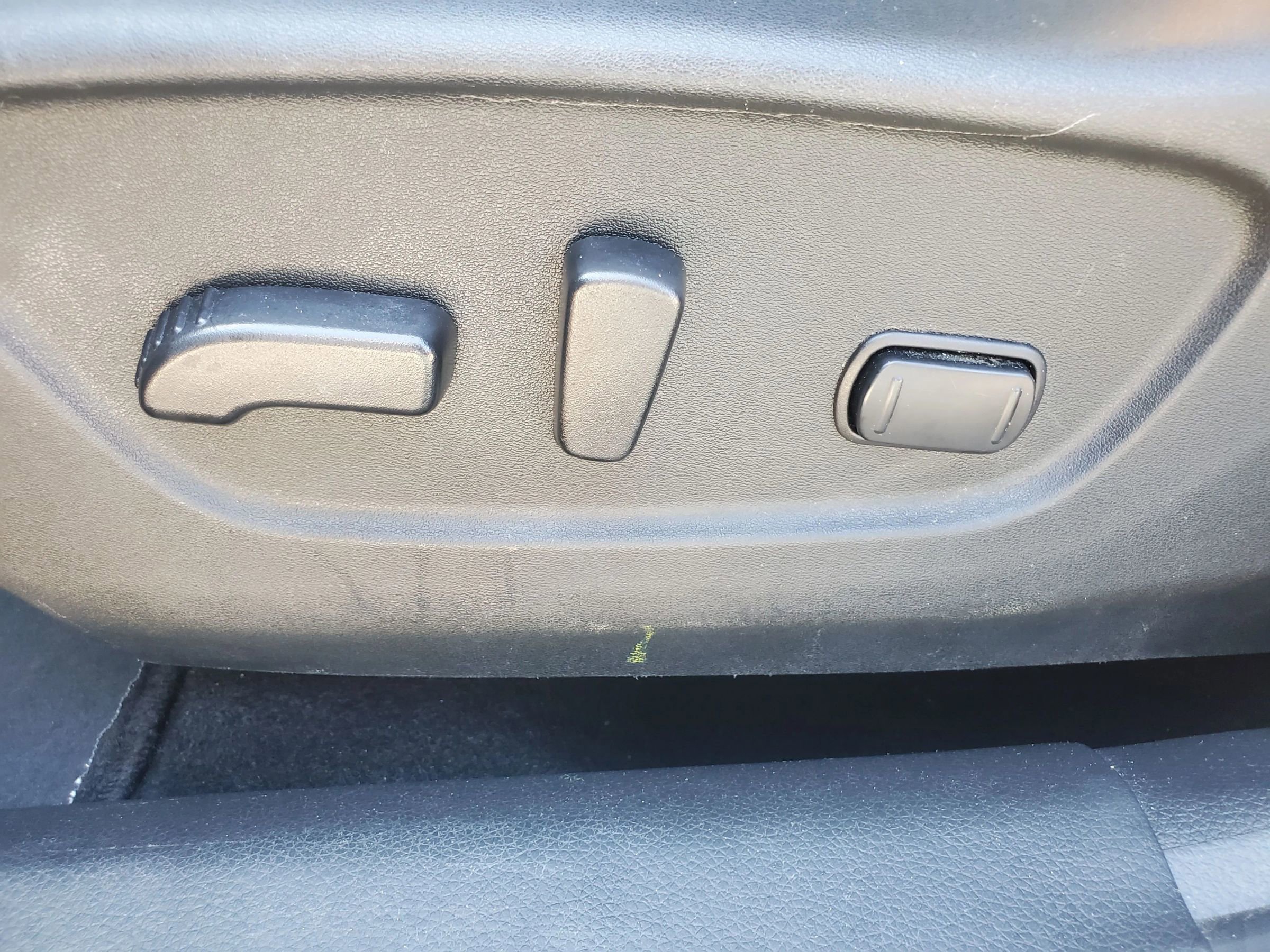 Used 2016 Nissan Rogue SV w/ SV Premium Package image 42