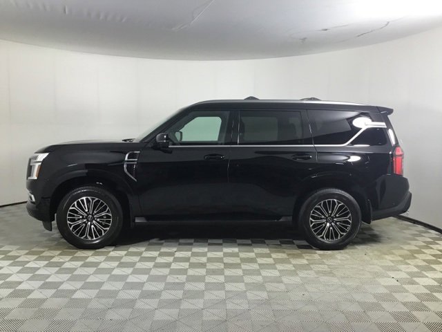 Used 2025 Nissan Armada Platinum image 4
