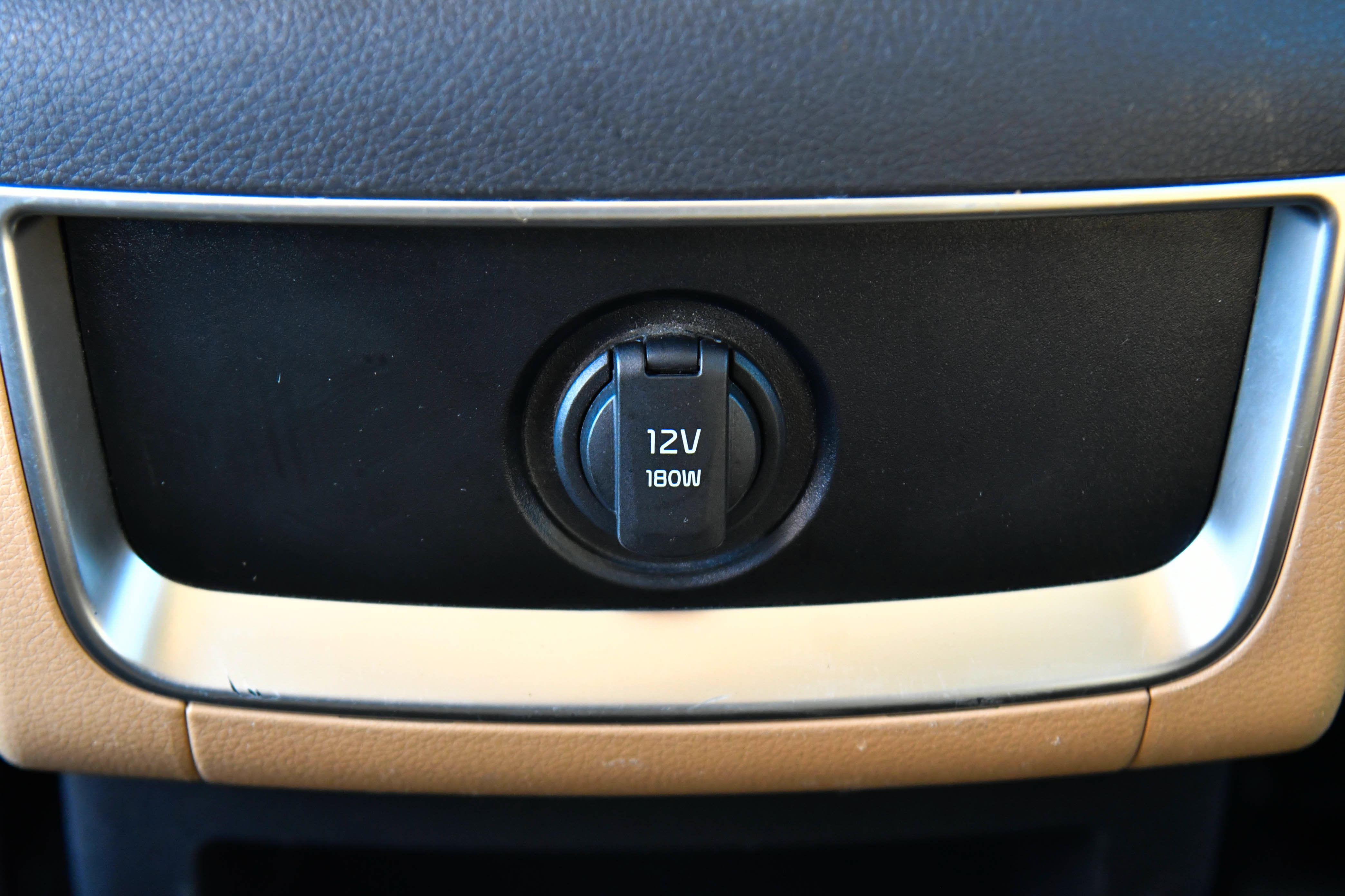 Used 2022 Kia Carnival LX FWD image 38
