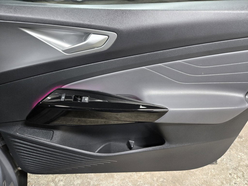 Used 2023 Volkswagen ID.4 Pro S image 45