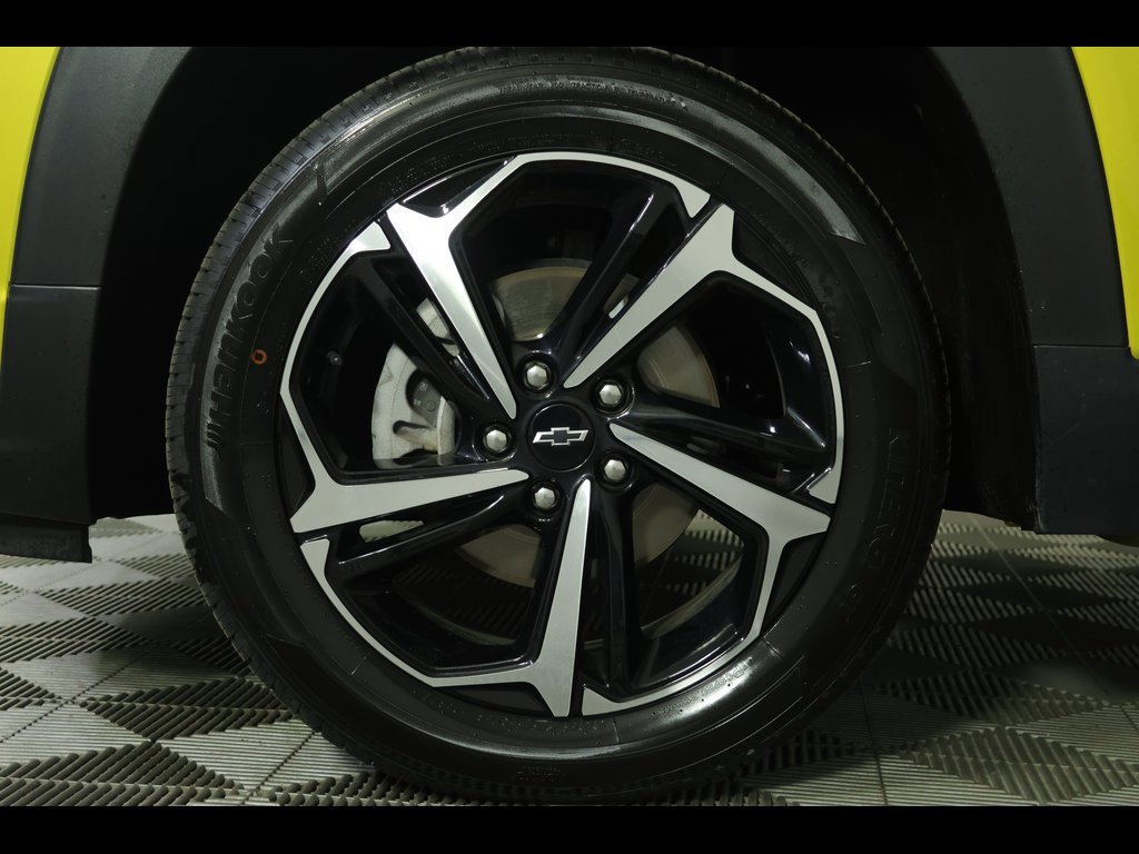 Used 2023 Chevrolet TrailBlazer RS w/ Sun and Liftgate Package image 6