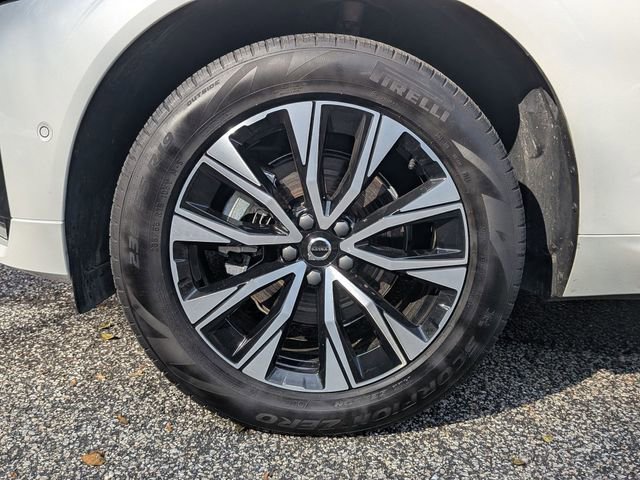 Certified 2025 Volvo XC60 B5 Plus image 31
