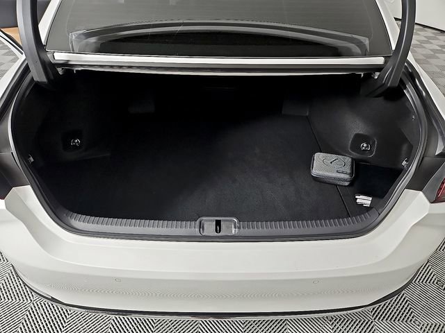 Used 2024 Lexus ES 300h w/ Premium Package image 32