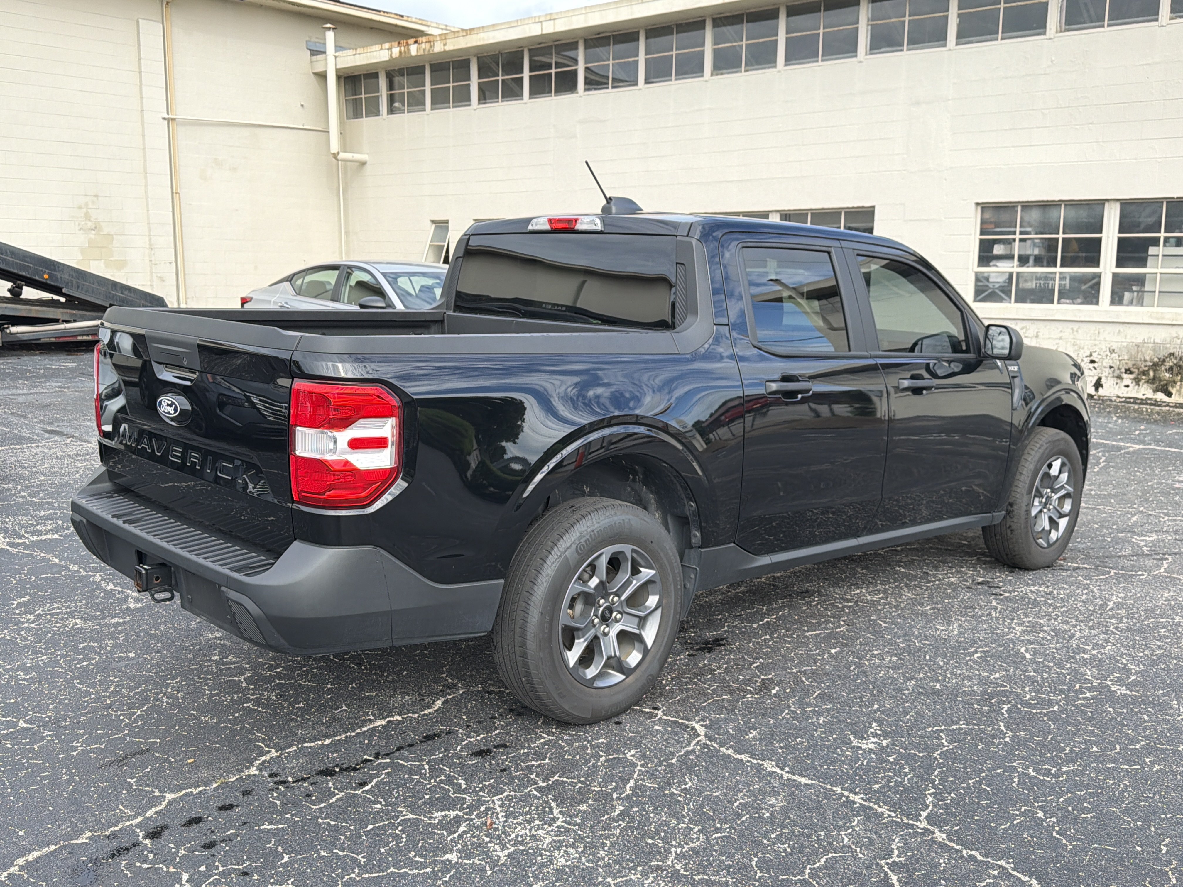 Used 2025 Ford Maverick XLT FWD image 4