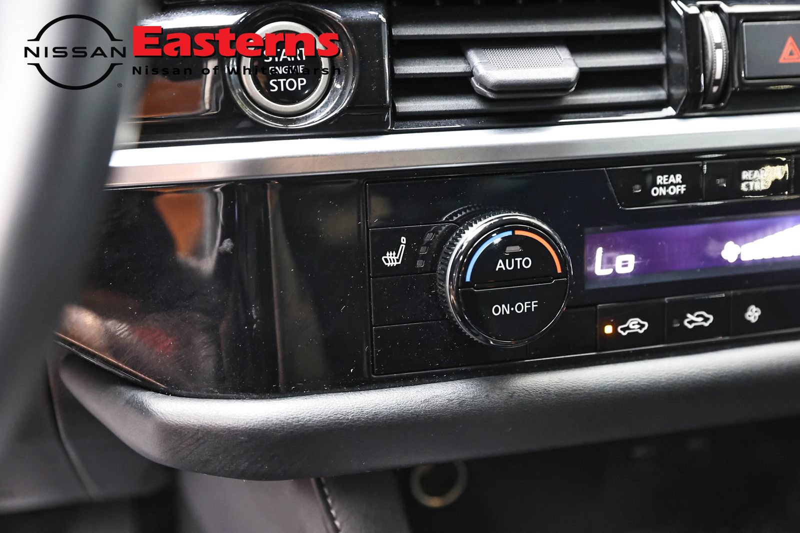 Used 2022 Nissan Pathfinder SV AWD/4WD image 20