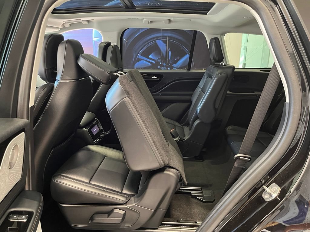 Used 2026 Lincoln Aviator Reserve AWD/4WD image 24