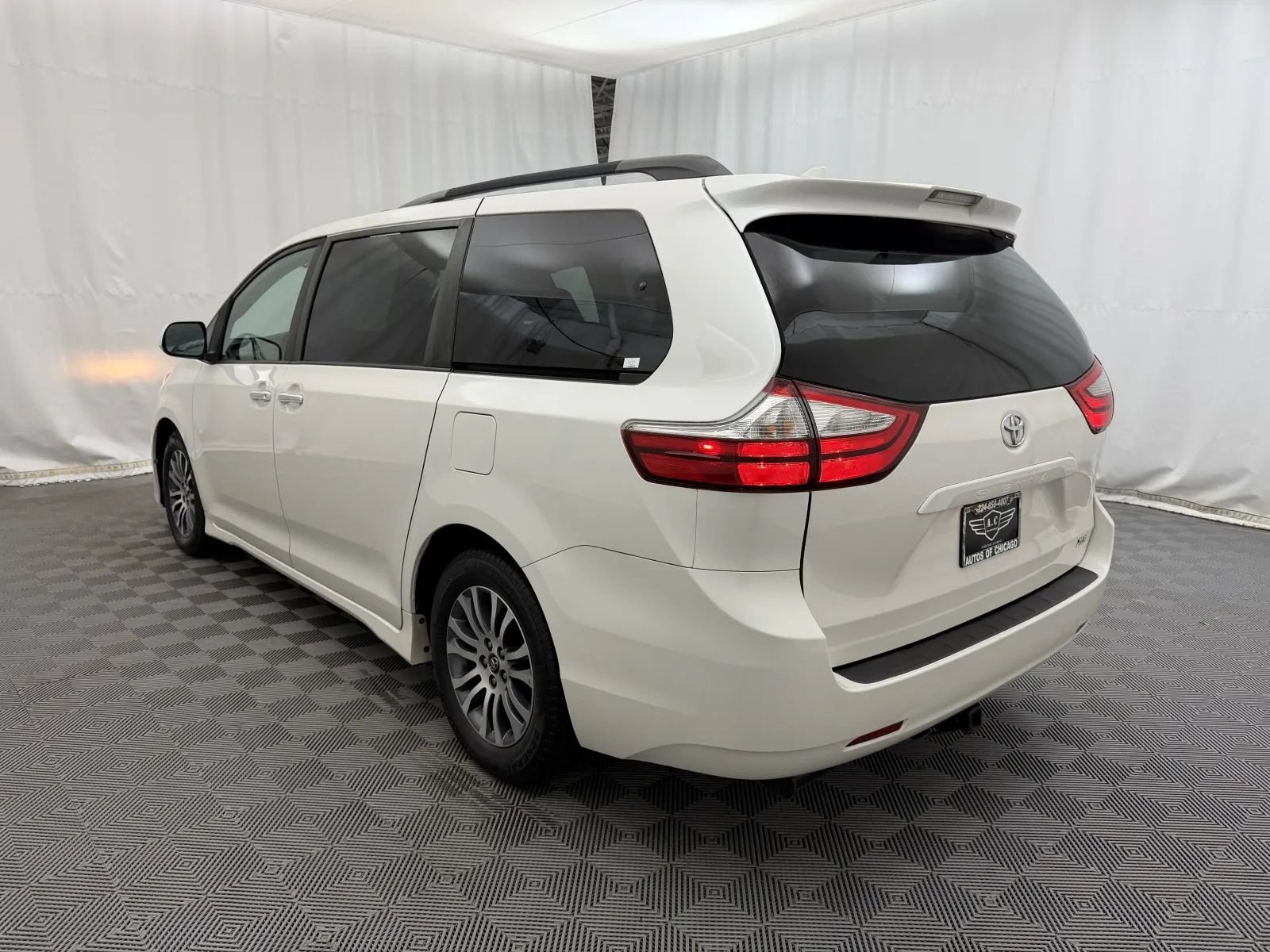 Used 2019 Toyota Sienna XLE FWD image 7