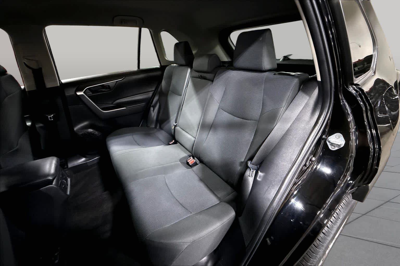 Used 2023 Toyota RAV4 LE AWD/4WD image 21