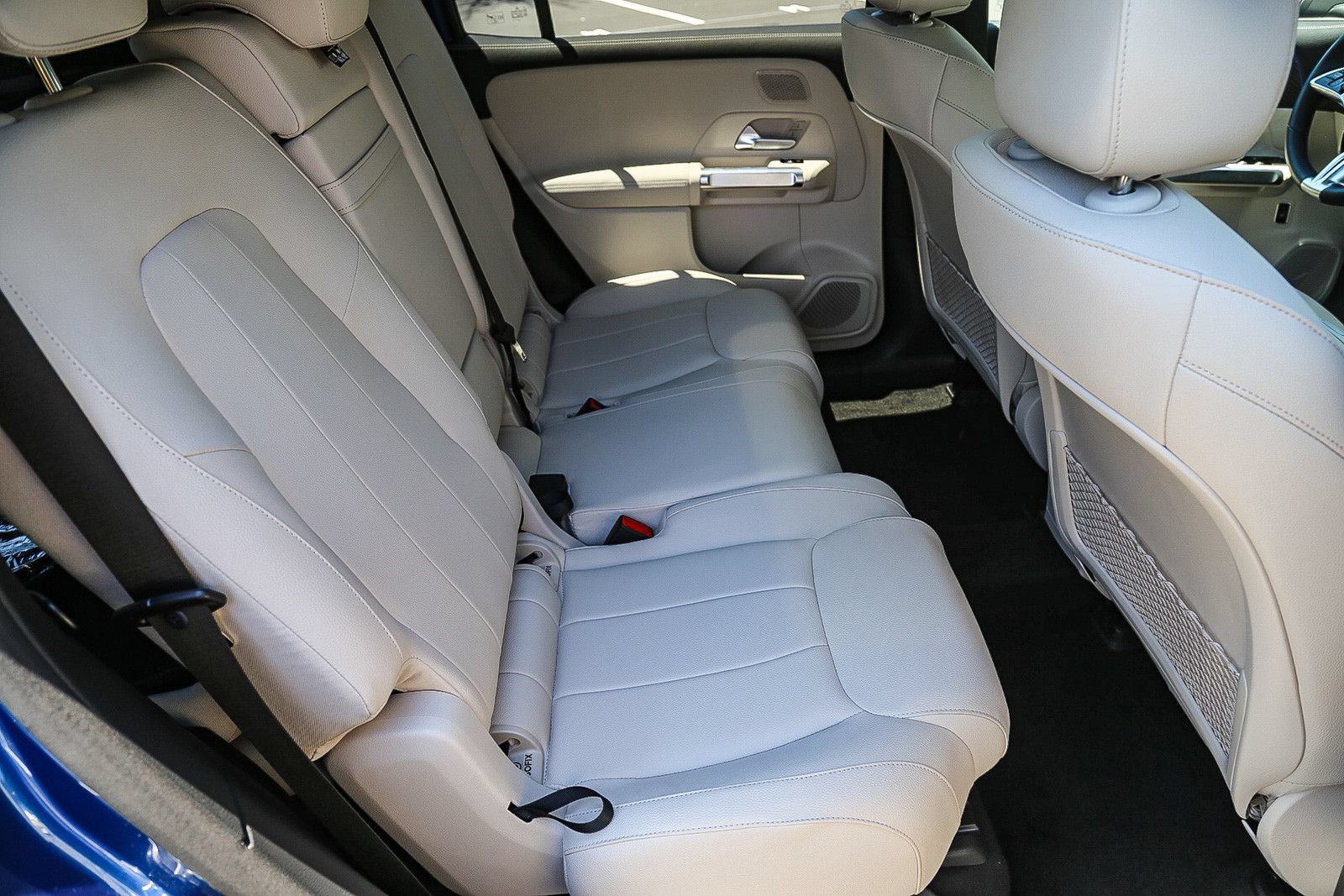 Used 2024 Mercedes-Benz EQB 300 4MATIC image 16