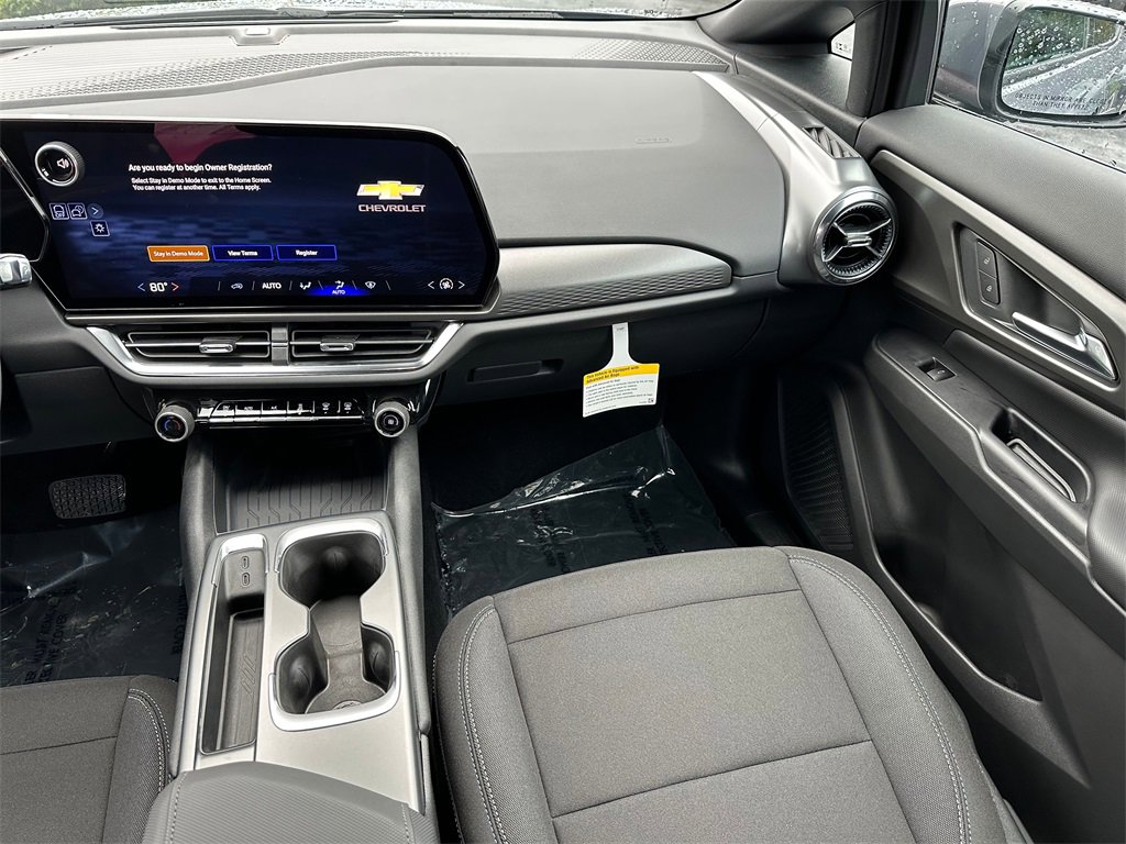 New 2026 Chevrolet Equinox EV LT image 18