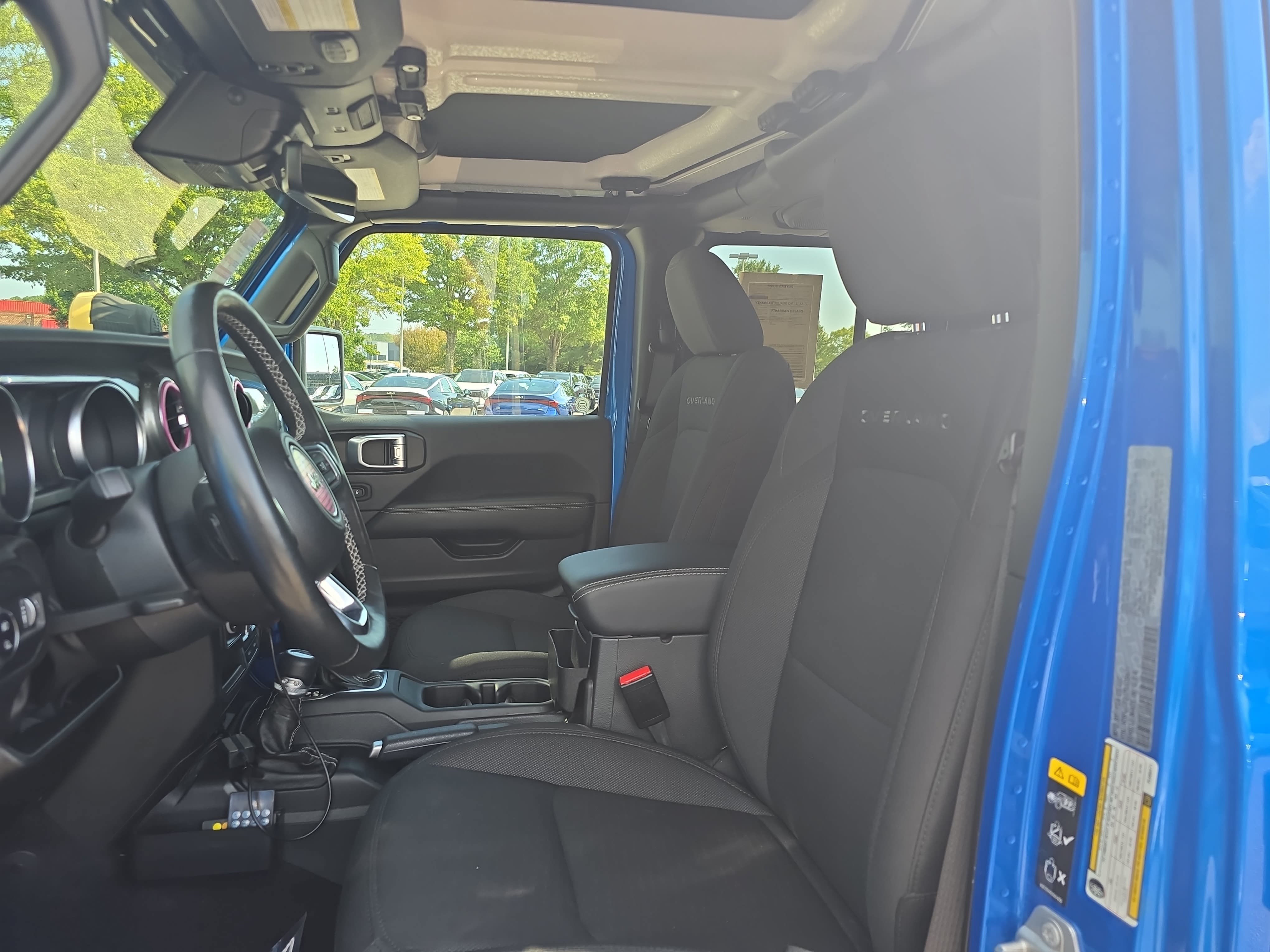 Used 2023 Jeep Gladiator Overland w/ Dual Top Group AWD/4WD image 14