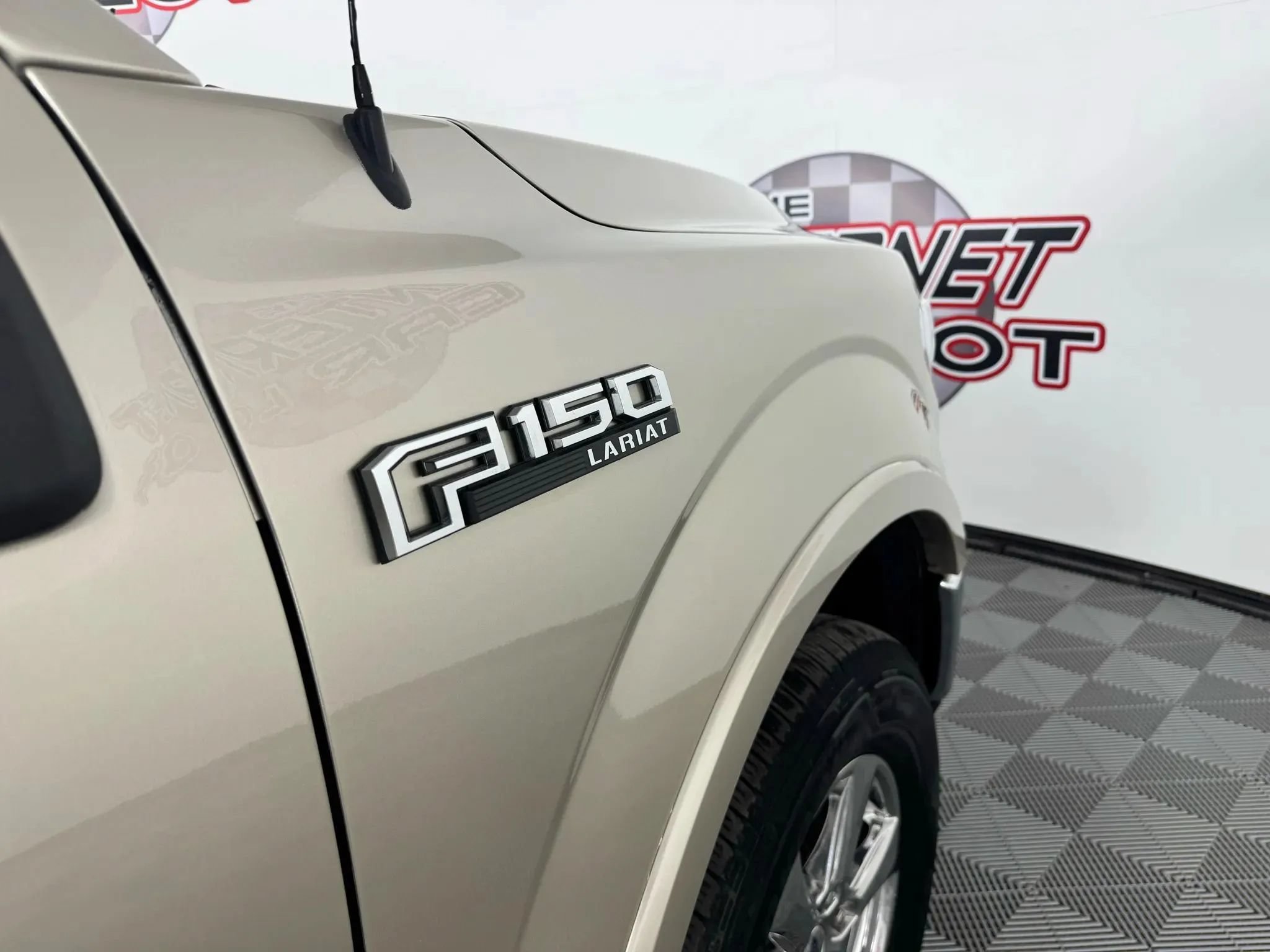 Used 2018 Ford F150 Lariat w/ Equipment Group 502A Luxury AWD/4WD image 33