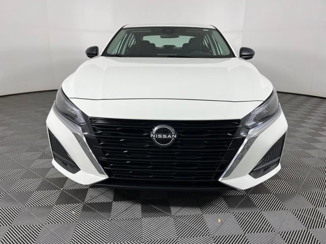 Used 2025 Nissan Altima 2.5 SV FWD image 5