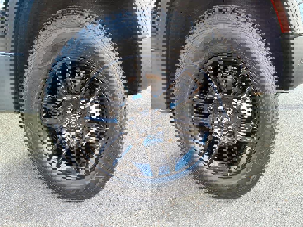 Used 2025 Land Rover Defender 110 S image 8