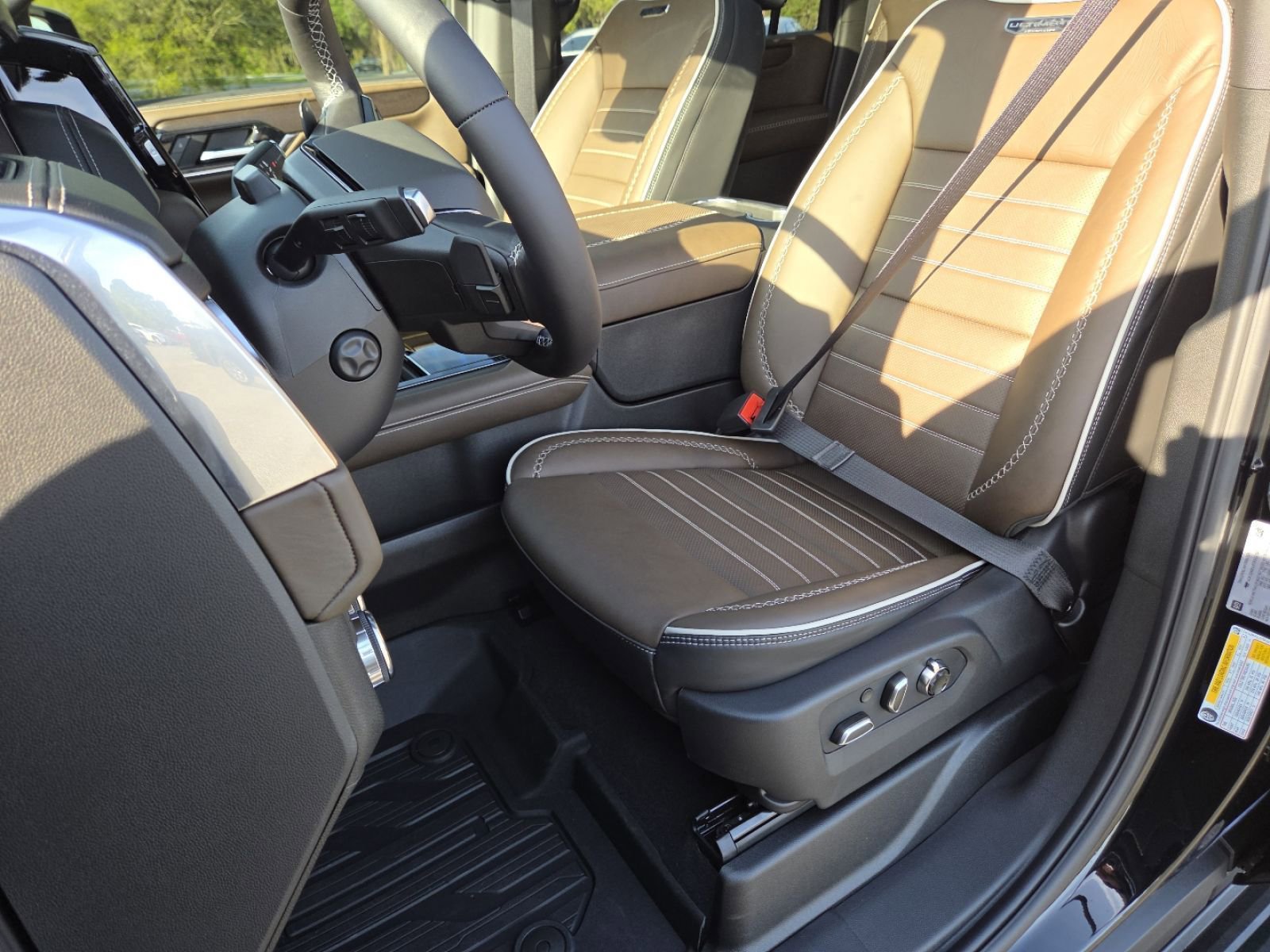 New 2026 GMC Yukon XL Denali Ultimate AWD/4WD image 33