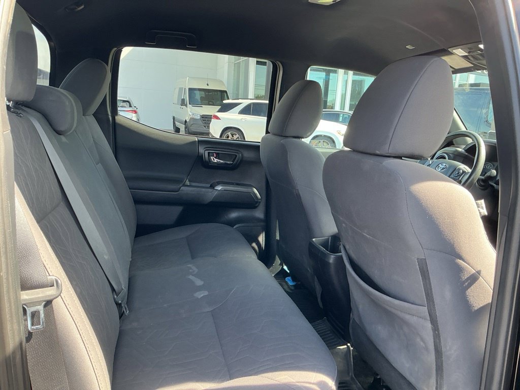Used 2019 Toyota Tacoma TRD Off-Road AWD/4WD image 19