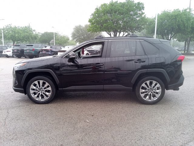 Used 2025 Toyota RAV4 XLE Premium FWD image 8