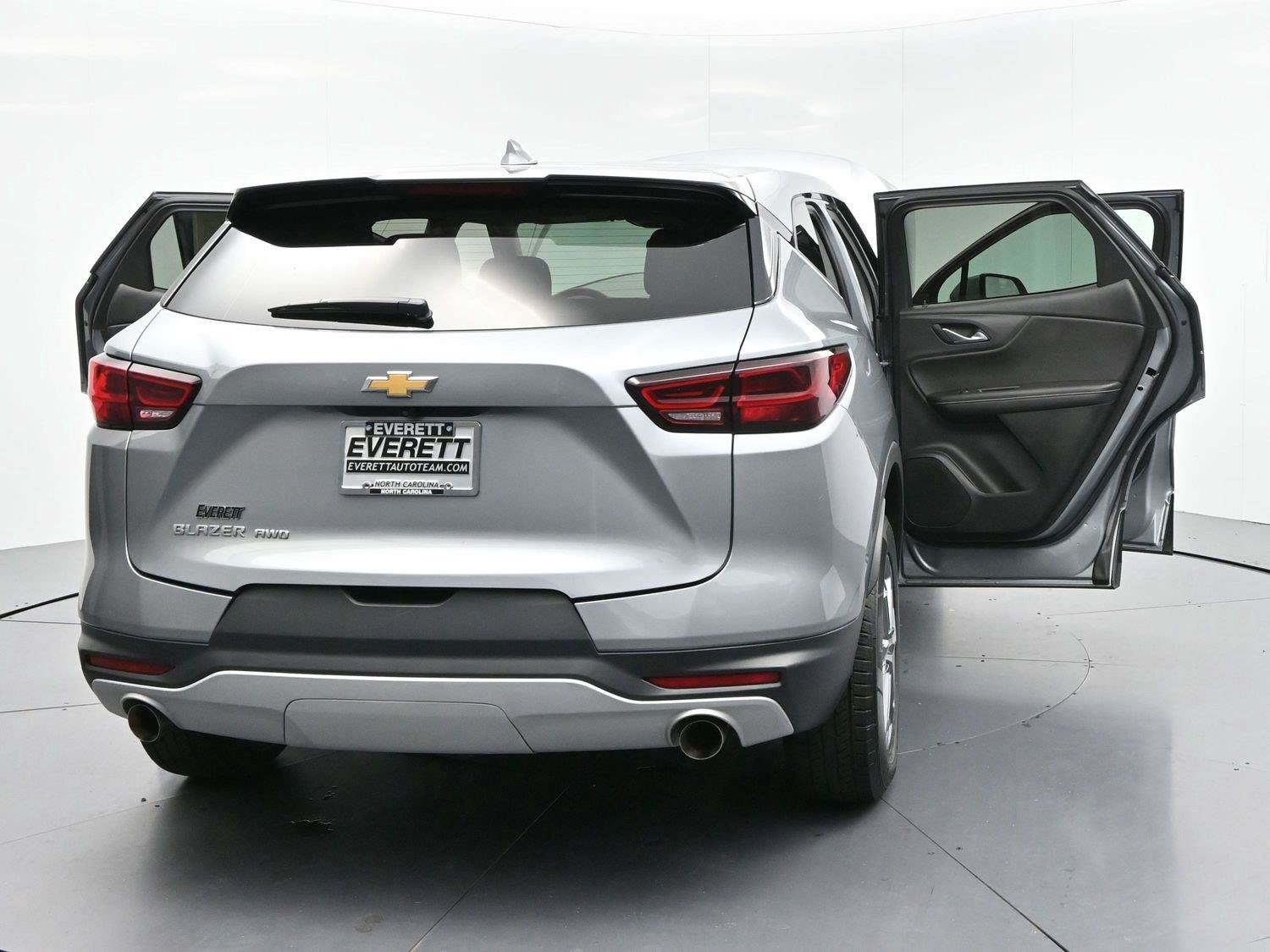 Used 2025 Chevrolet Blazer LT AWD/4WD image 40