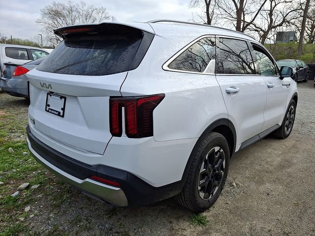 Used 2024 Kia Sorento S image 6