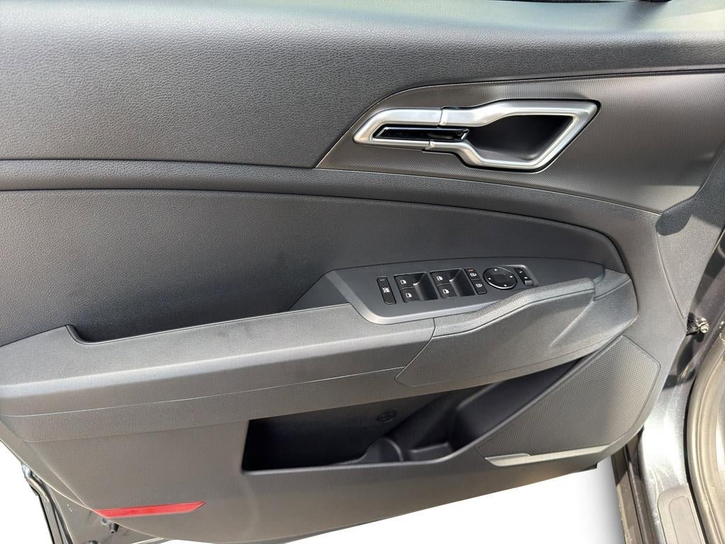 New 2026 Kia Sportage LX FWD image 7