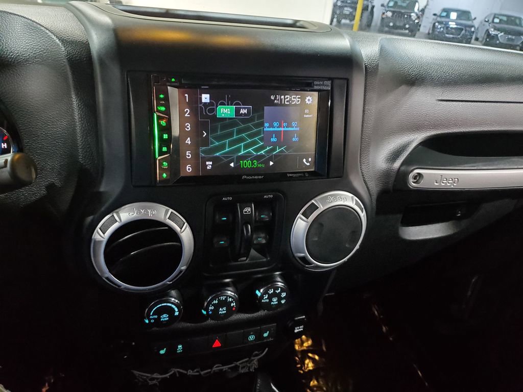 Used 2014 Jeep Wrangler Unlimited Sahara w/ Connectivity Group image 30