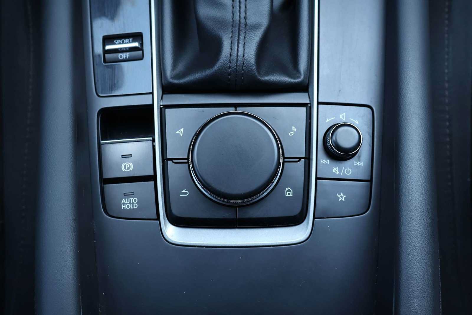 Used 2019 MAZDA MAZDA3 Sedan FWD image 27