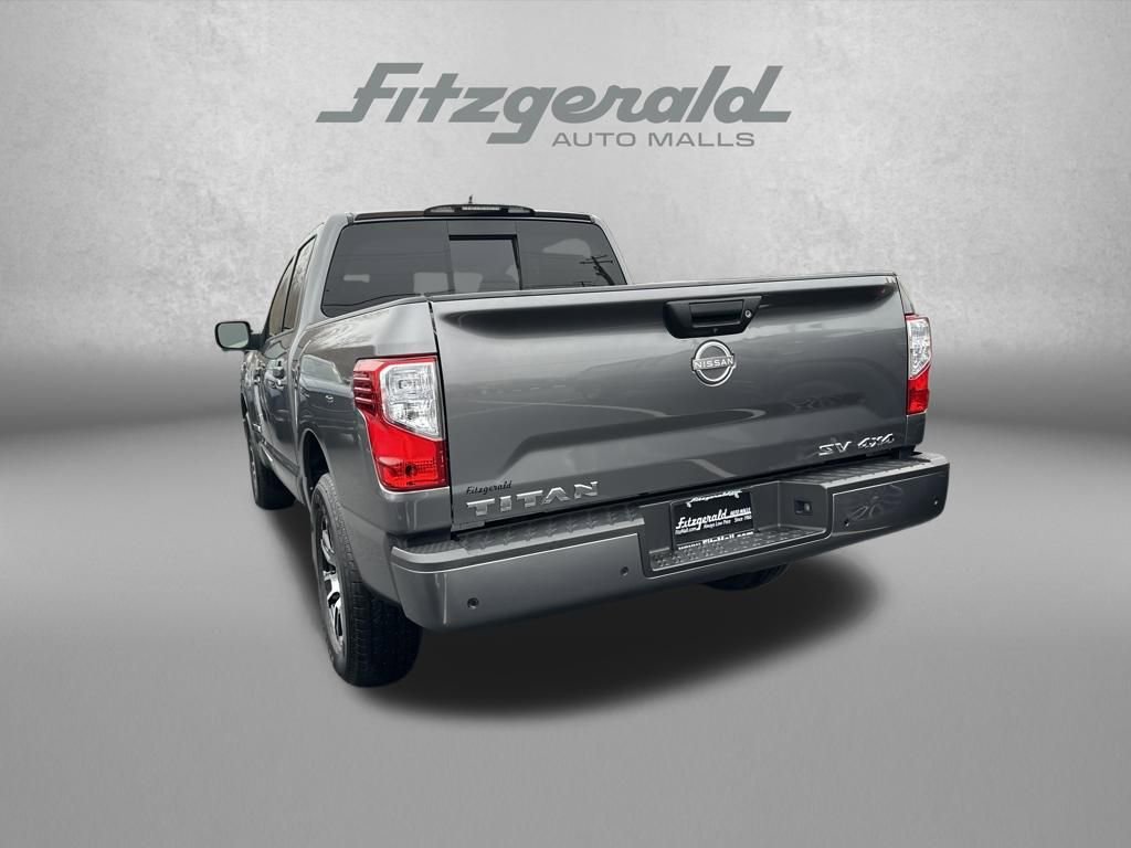 Used 2024 Nissan Titan SV image 5