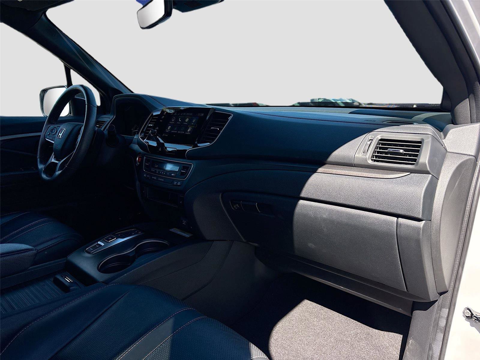 Certified 2023 Honda Passport TrailSport image 35