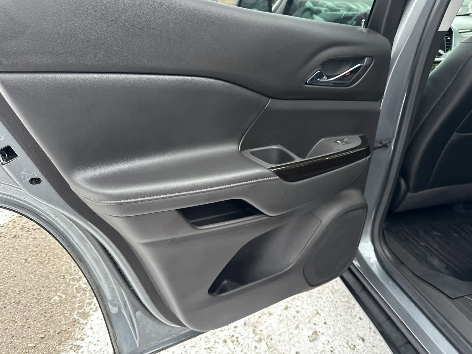 Used 2022 GMC Acadia AT4 w/ Technology Package image 23