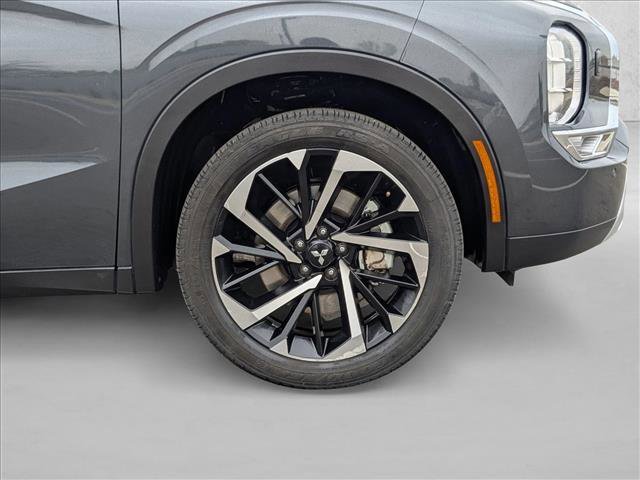 Used 2024 Mitsubishi Outlander SE image 25