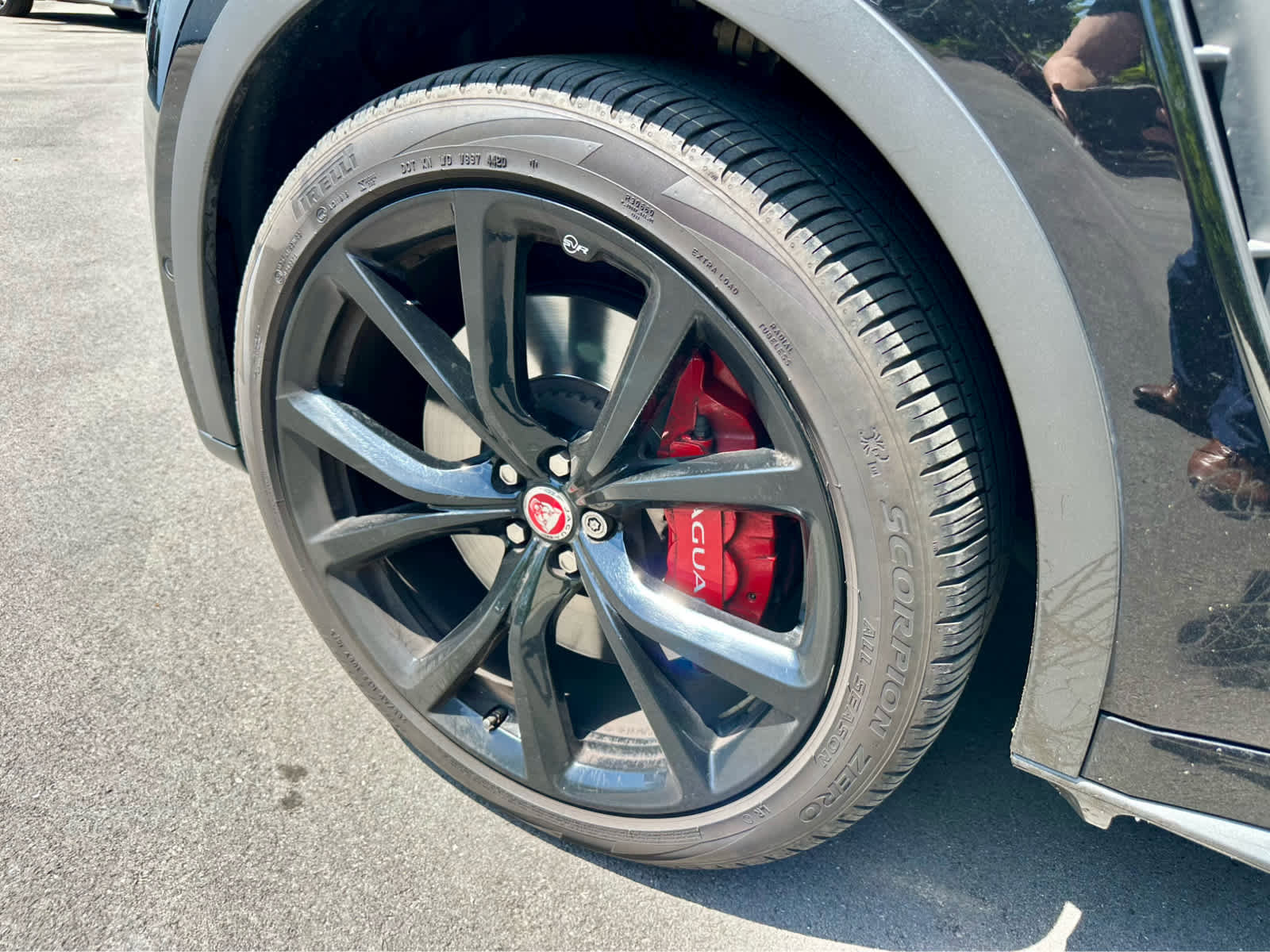 Used 2020 Jaguar F-PACE SVR image 9