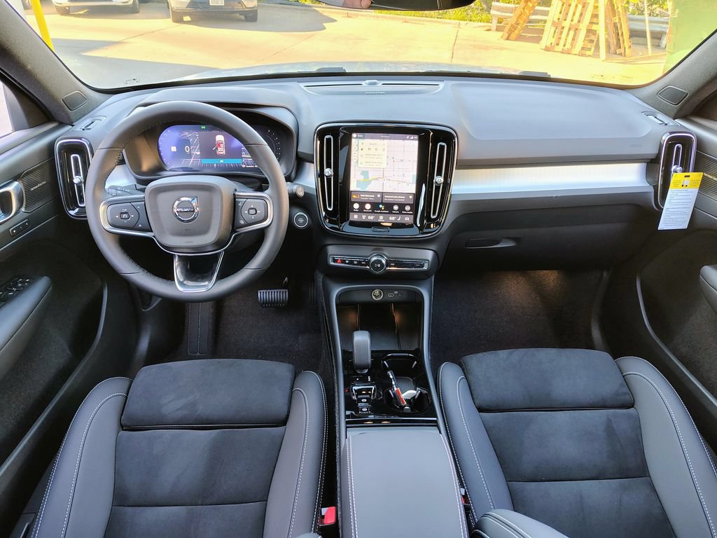 New 2026 Volvo XC40 B5 Ultra w/ Climate Package AWD/4WD image 27