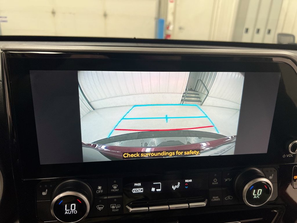 Used 2023 Toyota Highlander XLE AWD/4WD image 16