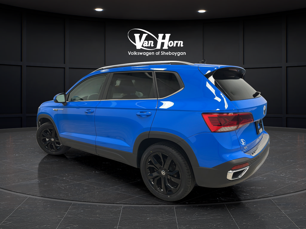 Used 2023 Volkswagen Taos SE w/ Panoramic Sunroof Package AWD/4WD image 5