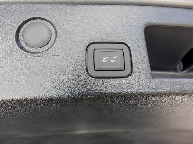 New 2026 Chevrolet Equinox RS w/ LPO, Floor Liner Package FWD image 9