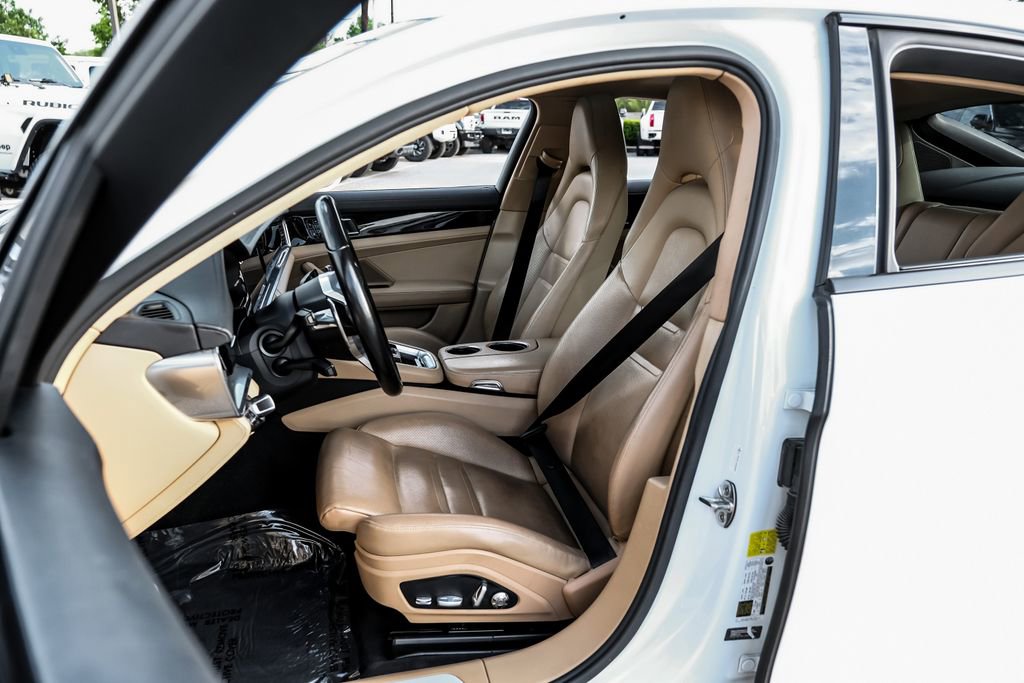 Used 2018 Porsche Panamera 4 image 41