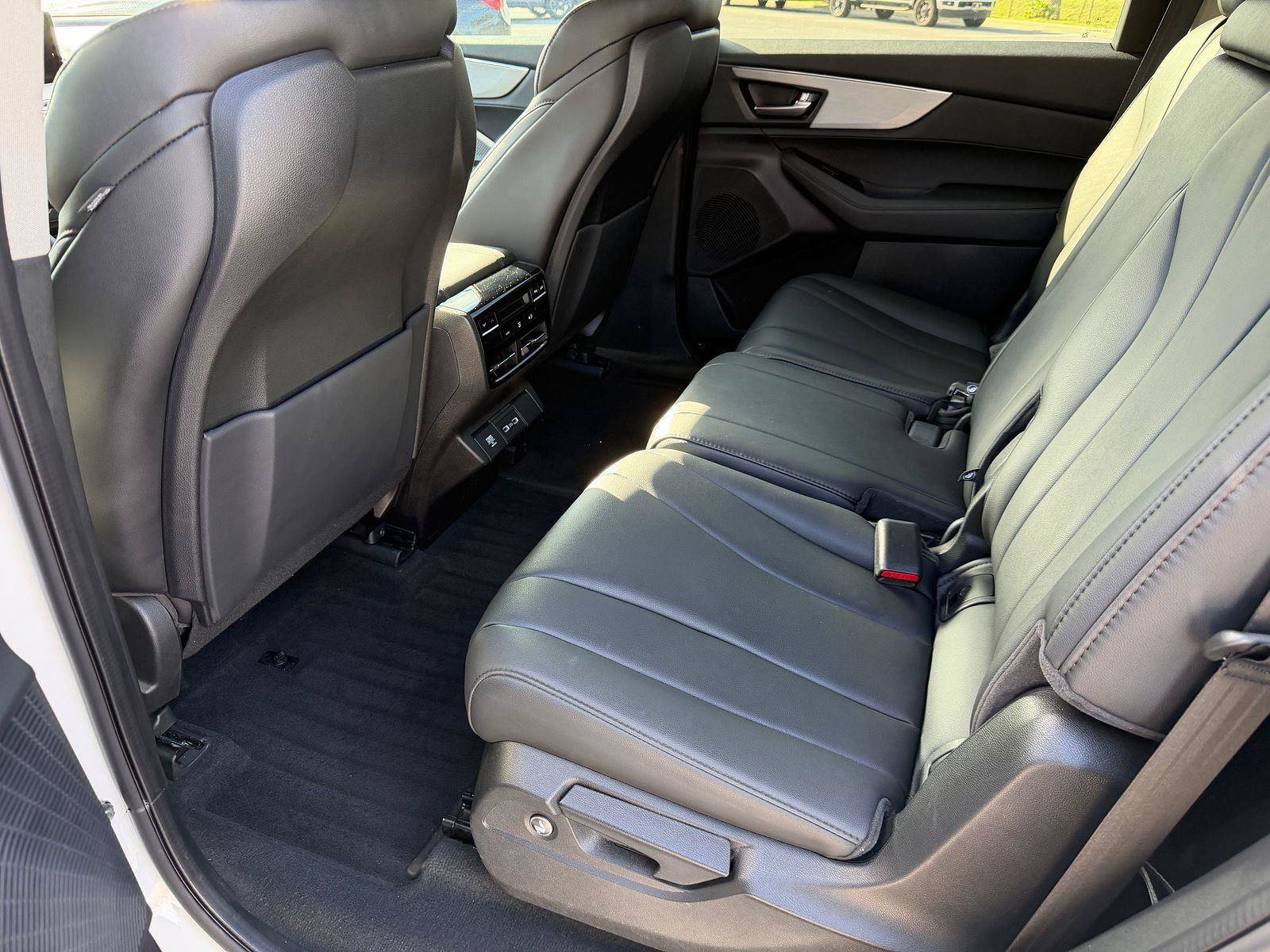 Certified 2024 Acura MDX FWD image 4